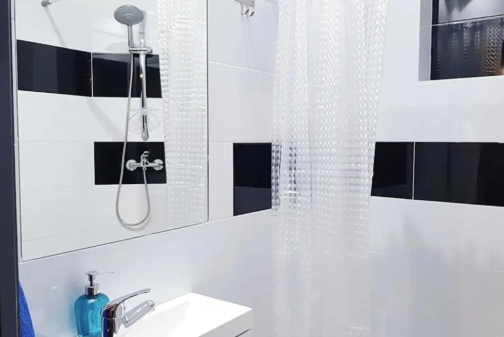 Cozy & Fun Rooms Wojewodzka, Chopina, Damrota คาโตวีตเซ ภายนอก รูปภาพ